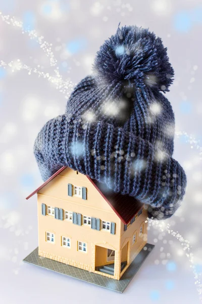 Huis Winter Verwarming Systeemconcept Koude Besneeuwde Weer Met Model Van — Stockfoto