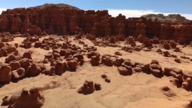 Hoodoos içinde cin Valley State Park, Utah, Amerika Birleşik Devletleri. Çöl. San Rafael çöl yer alan kayalar hoodoo. Yukarıdan, atış dron havadan görünümü