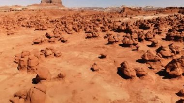 Hoodoos içinde cin Valley State Park, Utah, Amerika Birleşik Devletleri. Çöl. San Rafael çöl yer alan kayalar hoodoo. Yukarıdan, atış dron havadan görünümü