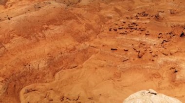 Hoodoos içinde cin Valley State Park, Utah, Amerika Birleşik Devletleri. Çöl. San Rafael çöl yer alan kayalar hoodoo. Yukarıdan, atış dron havadan görünümü