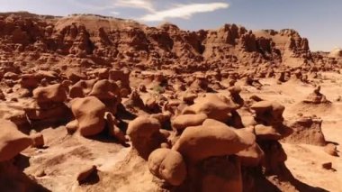 Hoodoos içinde cin Valley State Park, Utah, Amerika Birleşik Devletleri. Çöl. San Rafael çöl yer alan kayalar hoodoo. Yukarıdan, atış dron havadan görünümü