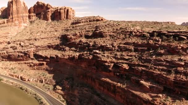 Vid Staden Moab Utah Usa Röd Rock Landskap Coloradofloden Flygfoto — Stockvideo