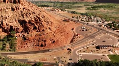 Moab City Utah, Amerika Birleşik Devletleri. Kırmızı manzara, Colorado Nehri. Yukarıdan, atış dron havadan görünümü