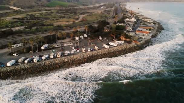Luftaufnahme Von Strandhäusern Entlang Der Pazifikküste Kalifornien Immobilien Während Des — Stockvideo