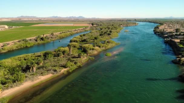 Εναέρια Άποψη Του Ποταμού Κολοράντο Καλιφόρνια Σύνορα Αριζόνα Γραφικό Τοπίο — Αρχείο Βίντεο