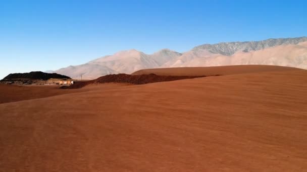 Γραφικό Τοπίο Στη Καλιφόρνια Ηνωμένες Πολιτείες Ερήμου Βουνά Αμμόλοφους Άγονες — Αρχείο Βίντεο
