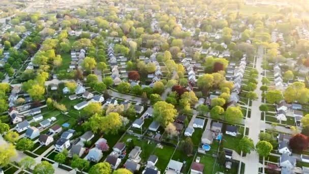 Luchtfoto Van Residentiële Huizen Voorjaar Mei Amerikaanse Wijk Voorstad Vastgoed — Stockvideo