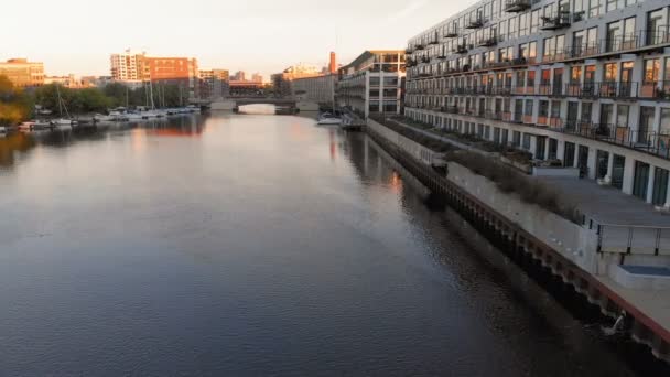 Milwaukee Fiume Nel Centro Distretti Portuali Milwaukee Wisconsin Stati Uniti — Video Stock