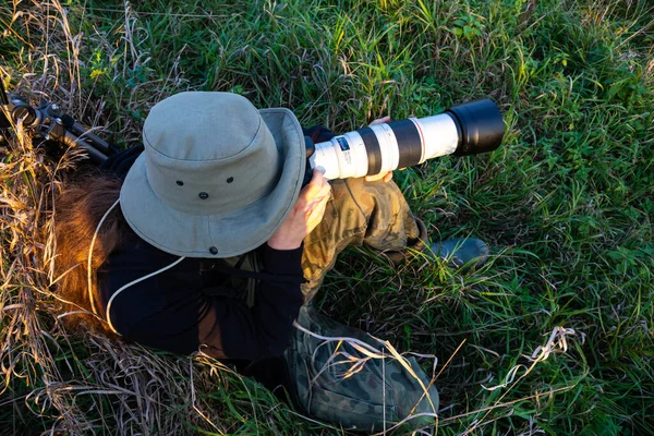 Photographer Taking Pictures Wildlife Telephoto Lens — Stock Photo, Image