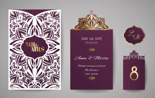 Convite de casamento ou cartão de saudação com ornamento floral dourado. envelope convite de casamento para corte a laser . — Vetor de Stock