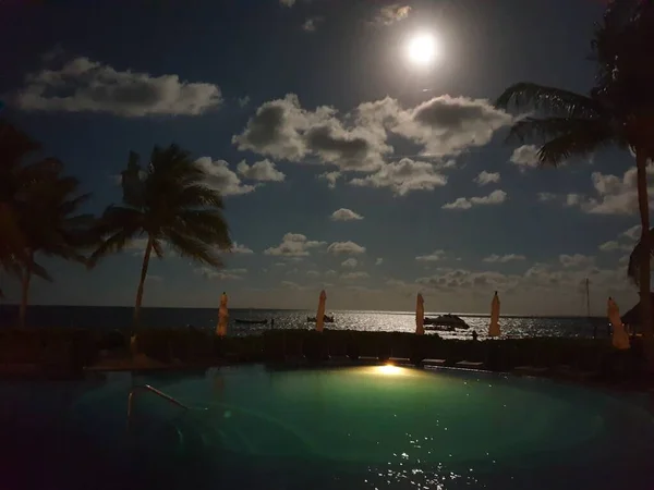 Luar Sobre Vista Oceano — Fotografia de Stock