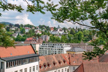 Panoramik Baden Baden şehir ve dağ, Baden Württemberg, Almanya