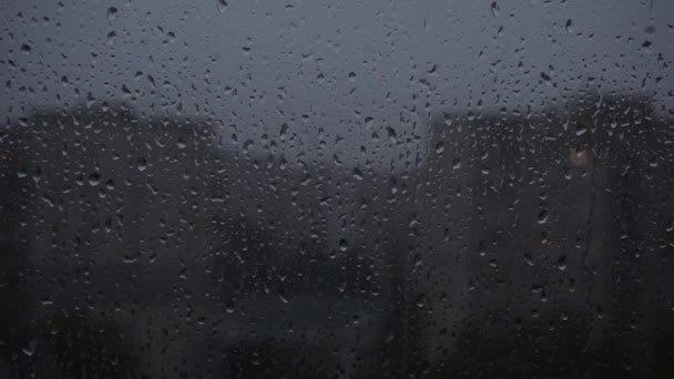 Gotas Lluvia Cayendo Rápido Cristal Ventana Truenos Relámpagos — Vídeo de stock