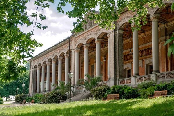 Görünüm Trinkhalle, içme salonu, Spa ve Baden-Bad bahçeleri