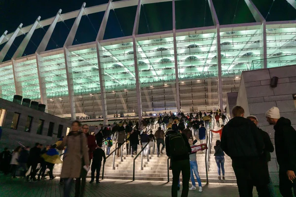 우크라 이나 Kyiv, 2019 년 10 월 14 일 밤 전망 NSC olimpiyskiy 입구 — 스톡 사진