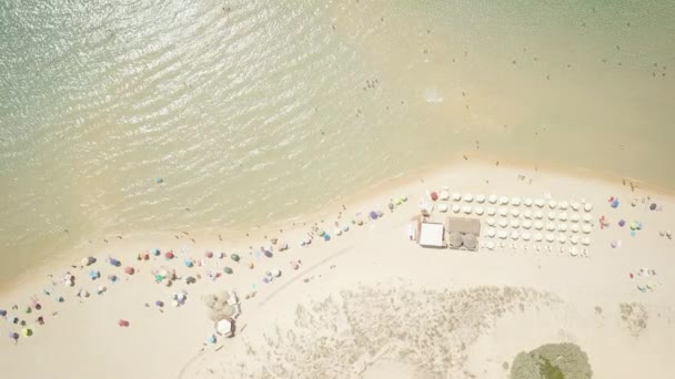 Vista del dron de una cala en Cerdeña — Vídeos de Stock