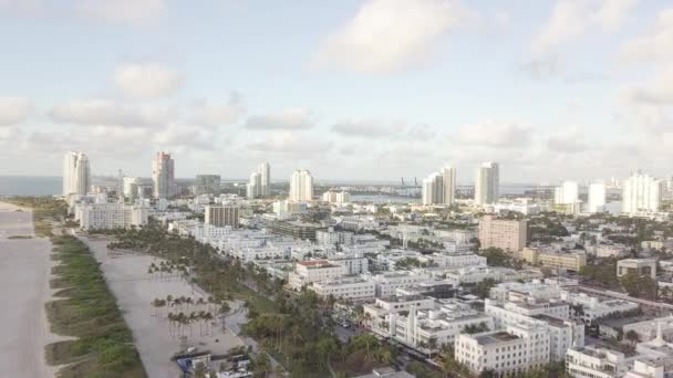 Blick von oben auf den Ozean. Südstrand-Miami — Stockvideo