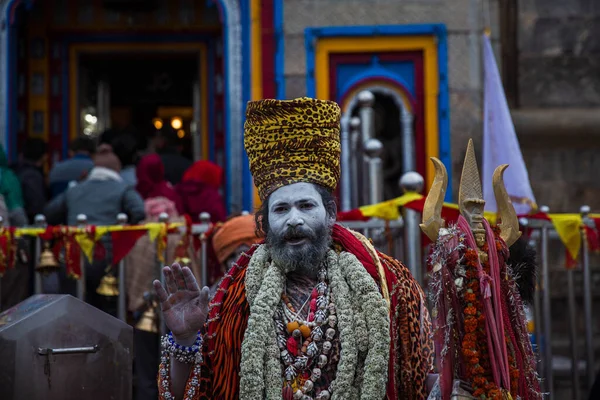 Kedarnath Uttarakhand Hindistan - Kedarnath tapınağını ziyaret edenler Lord Shiva 'ya adanmış bir Hindu tapınağı.