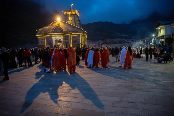 Kedarnath Uttarakhand Hindistan - Kedarnath tapınağını ziyaret edenler Lord Shiva 'ya adanmış bir Hindu tapınağı.