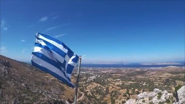 希腊古皮里要塞上的希腊国旗是希腊科斯岛上的一个历史遗迹 — 图库视频影像