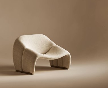 Bu üç boyutlu resimde desenli bir heykeltraş ortaya çıkıyor, ev mobilyalarında modern bir sanat ve fonksiyonel tasarım sergiliyor.