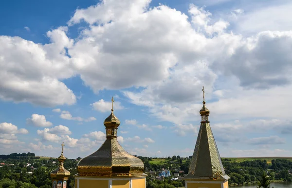 Cúpulas Douradas Igreja Ascensão Senhor Cidade Vyshnivets Ternopil Região Ucrânia — Fotografia de Stock