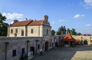ZBARAZH, UKRAINE - 28 Temmuz 2020: Zbarazh, Ternopil bölgesindeki Ortaçağ kalesi, Batı Ukrayna 