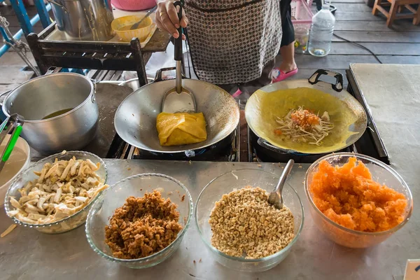 Thai People Cookiing Relleno Crujiente Crepe Huevo Estilo Vietnamita Omlet —  Fotos de Stock