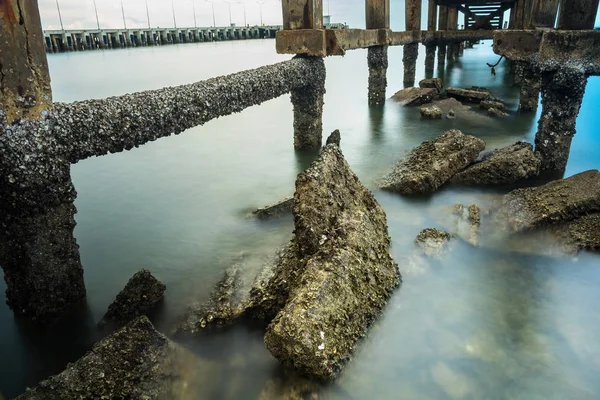 Sotto Rovine Del Molo Foto Lunga Esposizione Paesaggio Marino Della — Foto Stock