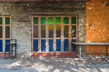 Renkli cam kapı Tayland