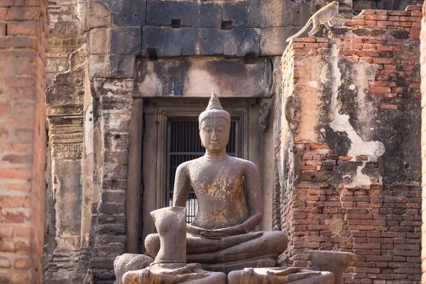 Древний Будда Пхра Пранг Сэм Йод Бывшая Индуистская Святыня Построенная — стоковое фото