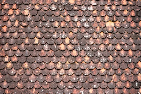 Close up: Telhado de madeira velho no Templo do Norte da Tailândia — Fotografia de Stock