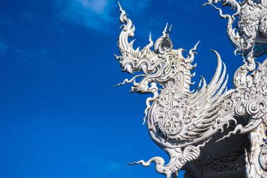 Wat Rong Khun Chiang Rai eyaleti T çatı üstüne Dekorasyon