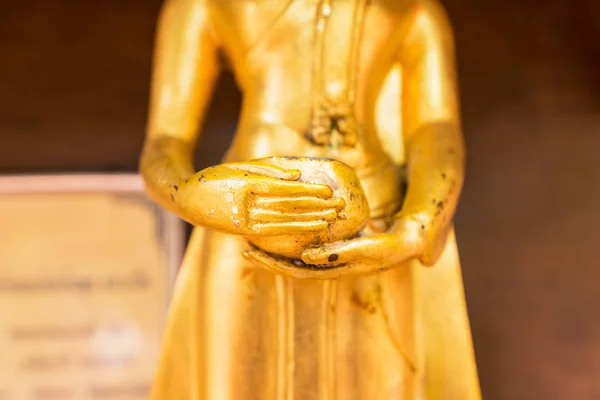 Statua di Buddha nei templi tailandesi realizzati in arte tradizionale tailandese, Wat — Foto Stock