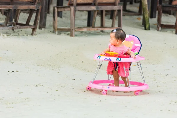 Rayong, Thailand-maj, 10, 2019: oidentifierade namn Asian baby — Stockfoto