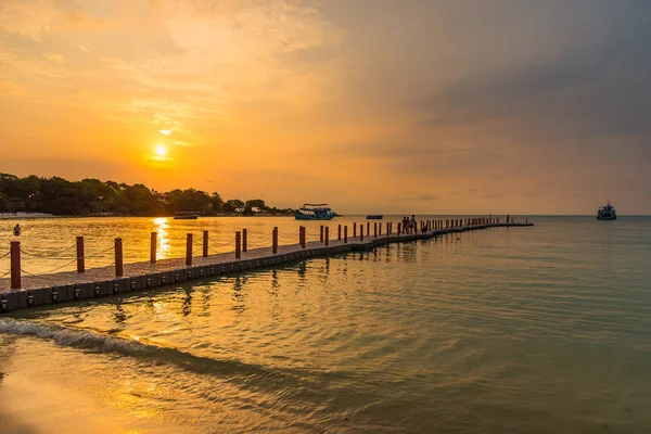 Rayong, Thajsko-květen, 12, 2019: pohled na pláž Vongdeuan na — Stock fotografie