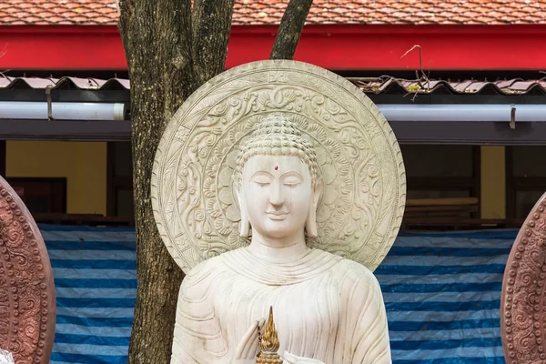 Primer plano de la estatua de Buda . — Foto de Stock