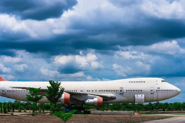 Nakhon Pathom Tajlandia Czerwiec 2020 Stary Komercyjny Samolot Został Wyładowany — Zdjęcie stockowe