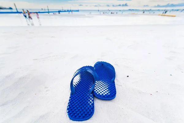Blaue Flip Flops Sandstrand Sandalen Strand — Stockfoto