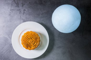 Sonbahar Festivali için lezzetli ay pastası..