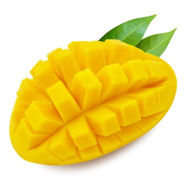 Sarı mangolu ve yapraklı ve kesme maskesiyle beyaz arkaplanda izole edilmiş.