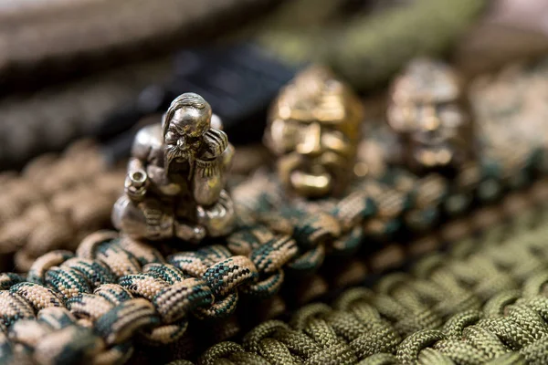 Cordas Trançadas Com Uma Figura Metálica Cossaco — Fotografia de Stock