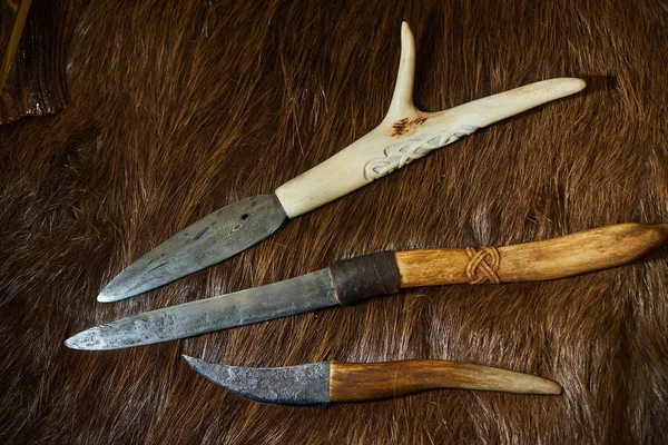 Охотничьи Ножи Дамасской Стали Ручкой Кости — стоковое фото