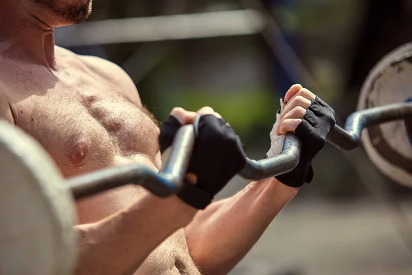 Man Training Barbell — Stock Photo, Image