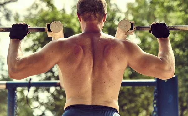 Plump Man Trains Sports Simulator — Stock Photo, Image