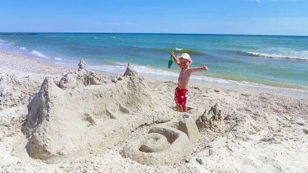 Little Boy Panama Built Sand Lock Beach Colored Shells — Fotografia de Stock
