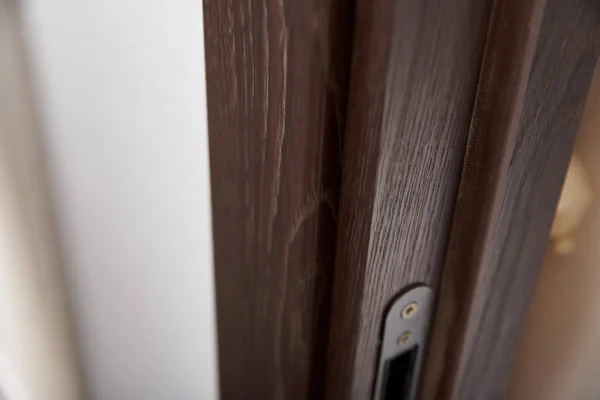 MODERN WOODEN DOOR IN ROOM — Stock Photo, Image