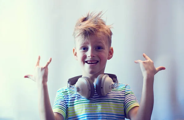 Μικρό Αγόρι Ροκ Εραστής Της Μουσικής — Φωτογραφία Αρχείου