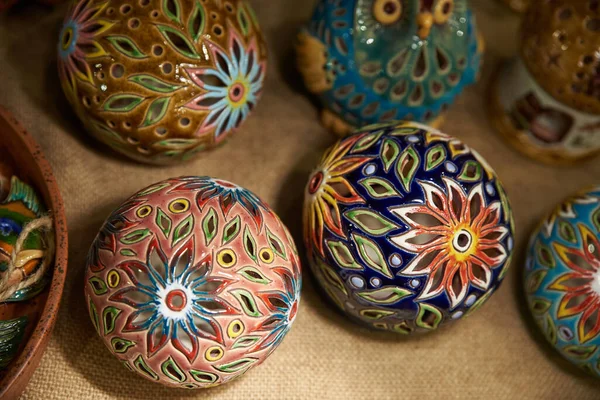 Ceramiczny Produkt Dekoracji Kwiat Piłka Tradycyjny Ukraiński Amulet Pamiątkowy — Zdjęcie stockowe