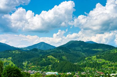 köy dağlar vadisinde